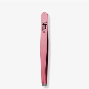 iT Cosmetics Airbrush Essentials Slanted Tweezers